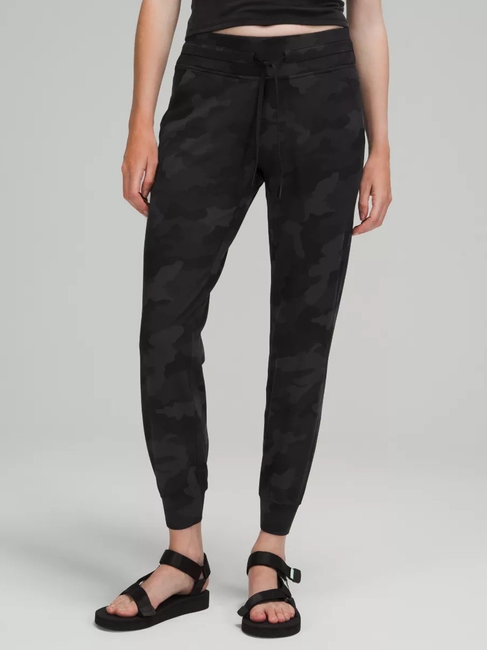 Lululemon On The Fly Jogger Incognito Camo Multi Grey/Coalpattern.